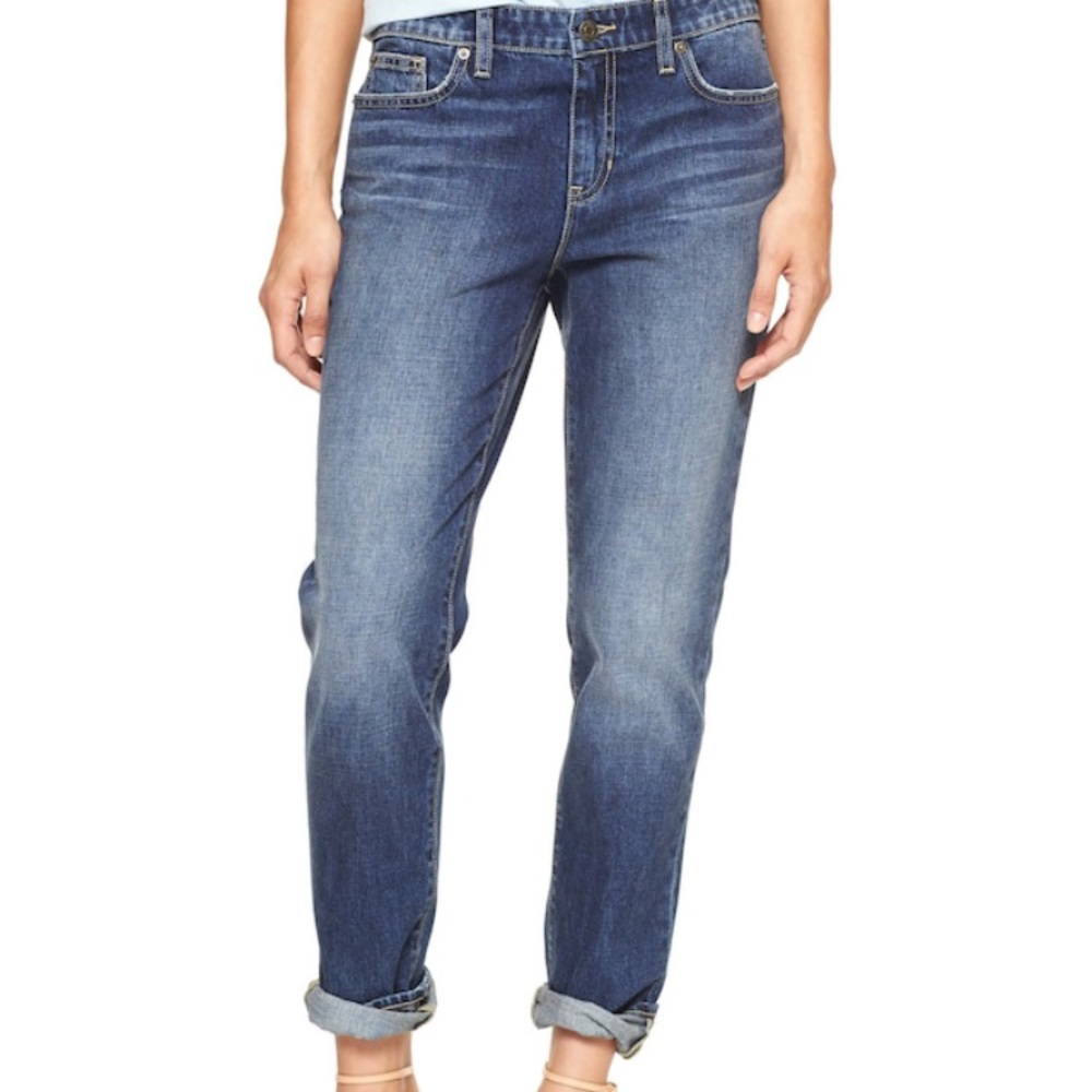 GAP 1969 Boyfriend Medium Wash - No Holes